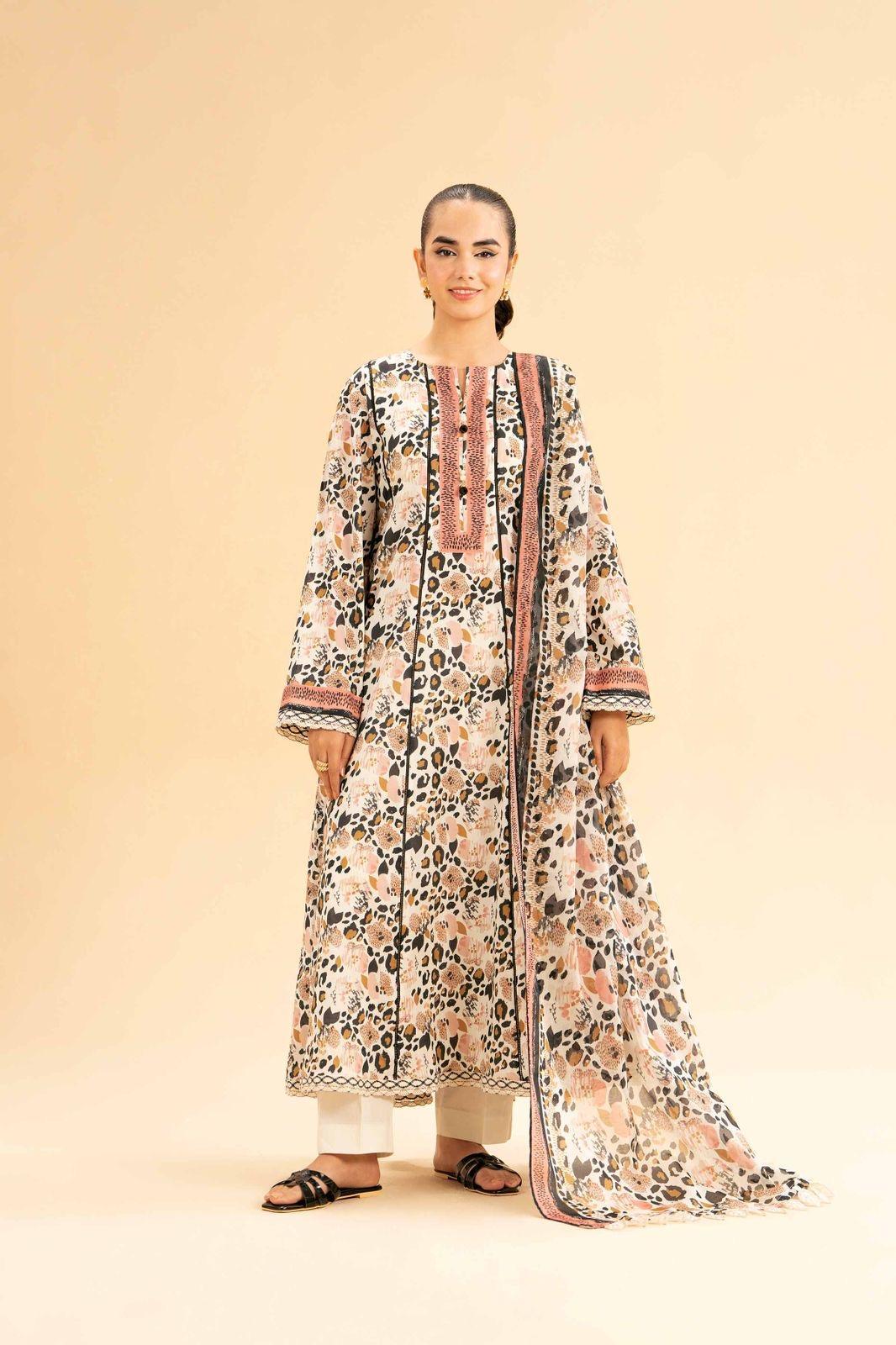 3 Pcs Women's Unstitched Embroidered Suit